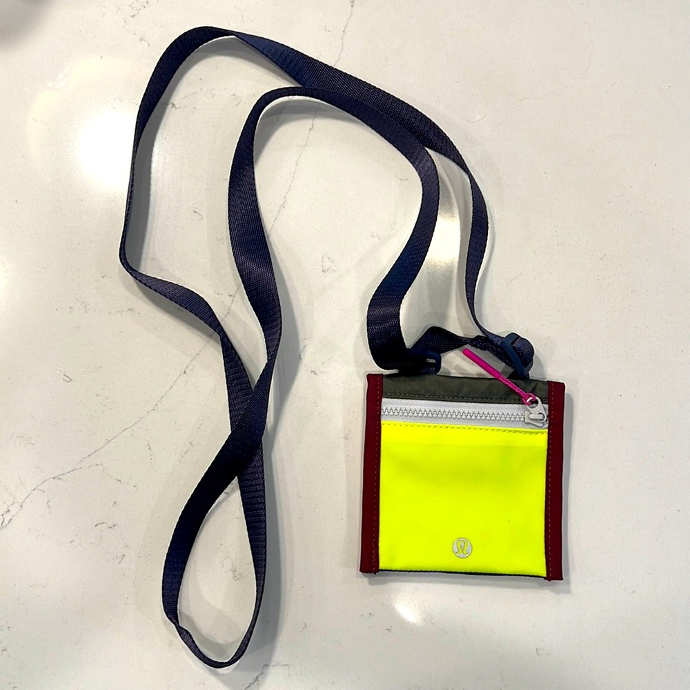 Lululemon Ever Ready Crossbody Wallet Neon